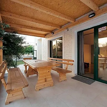 Hotel Villa Privlaka 4*