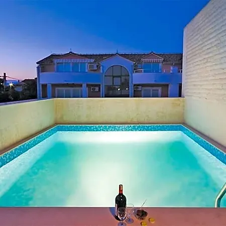 Villa Privlaka Hotell 4*