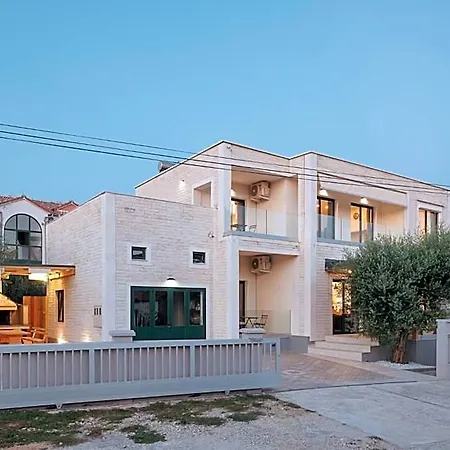 Villa Privlaka 4*